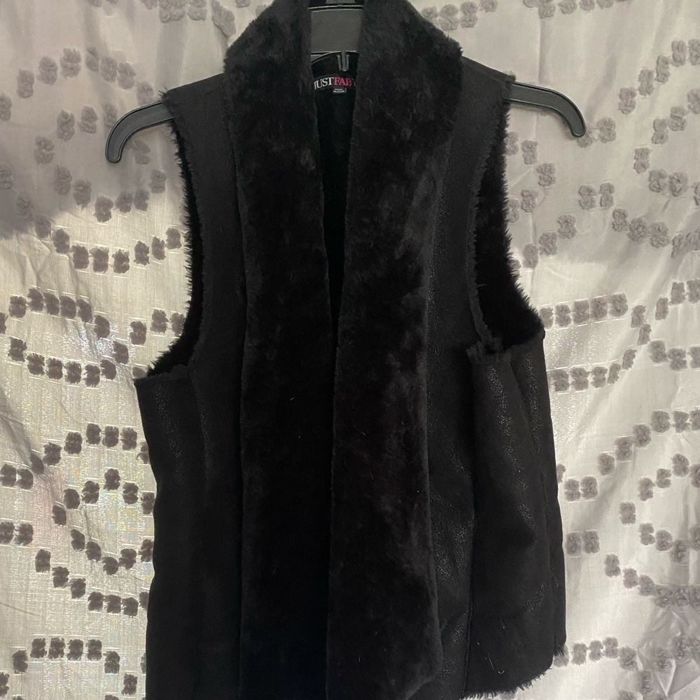 Just fab shearling waterfall black vest
